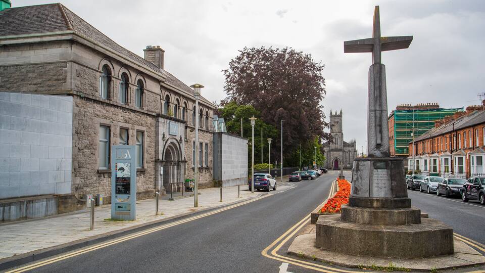 Limerick City Gallery of Art showing heritage architecture