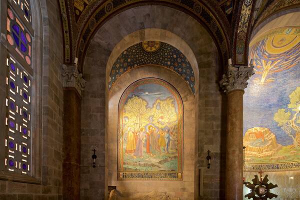 Kirche der Nationen welches beinhaltet Geschichtliches, Innenansichten und Kunst