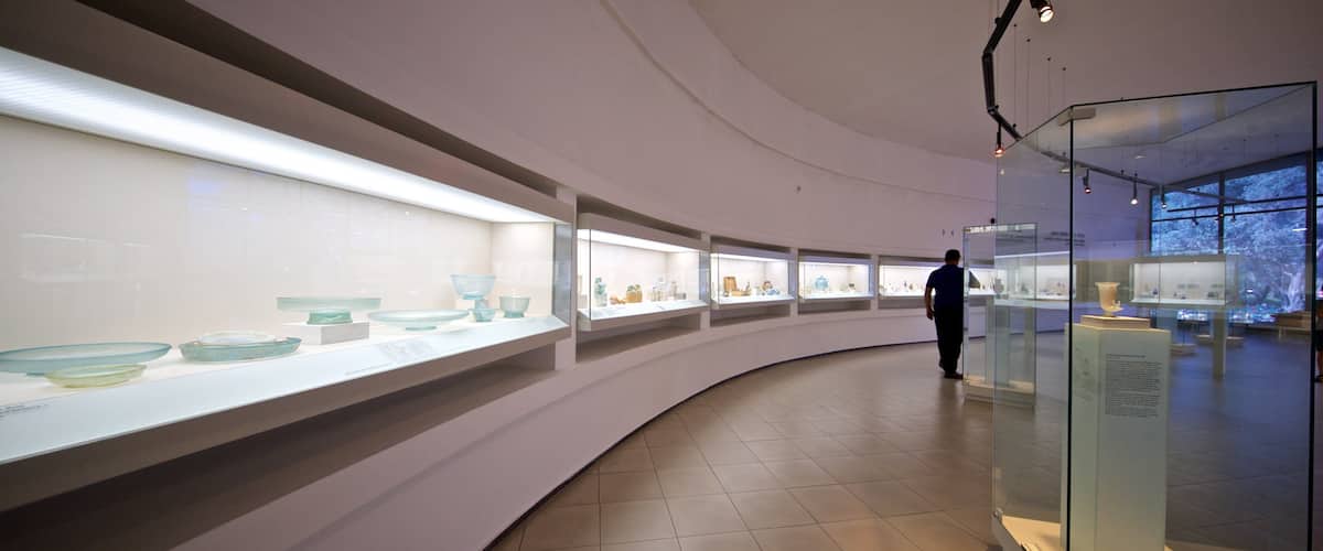 Eretz Israel Museum showing interior views