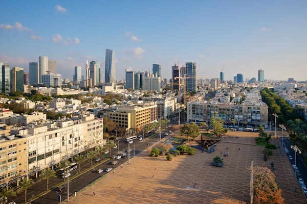 Tel Aviv City Hall showing landscape views and a city
