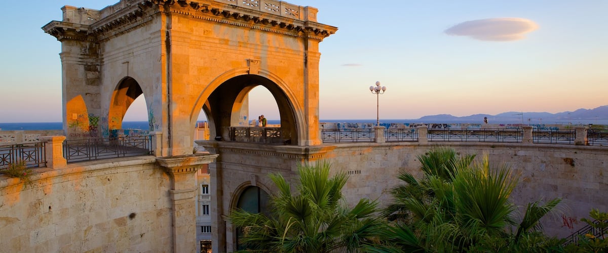 Bastion Saint-Remy welches beinhaltet Palast oder Schloss und historische Architektur