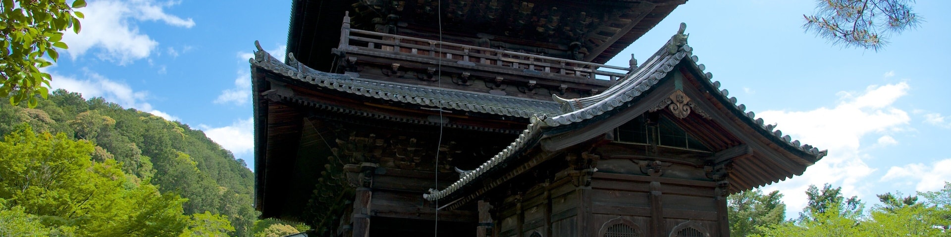 Templo de Nanzenji caracterizando elementos religiosos e um templo ou local de adoração