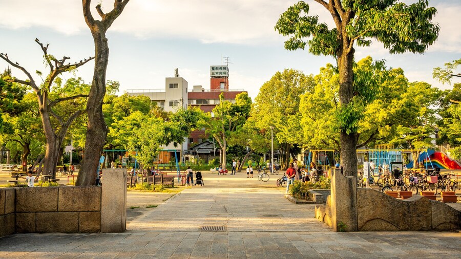 Sumiyoshi Park featuring a park