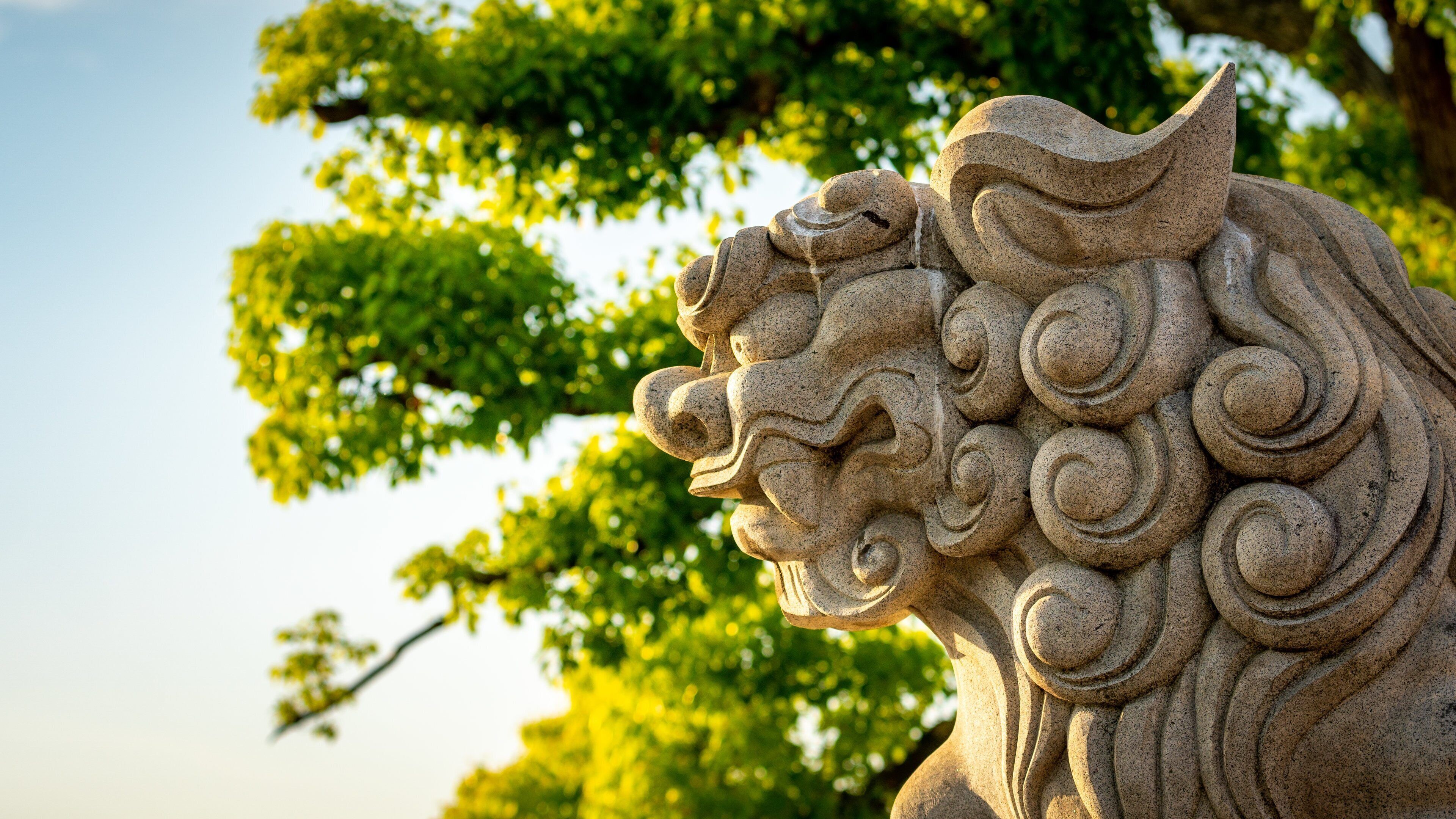 Sumiyoshi Park featuring a statue or sculpture and heritage elements