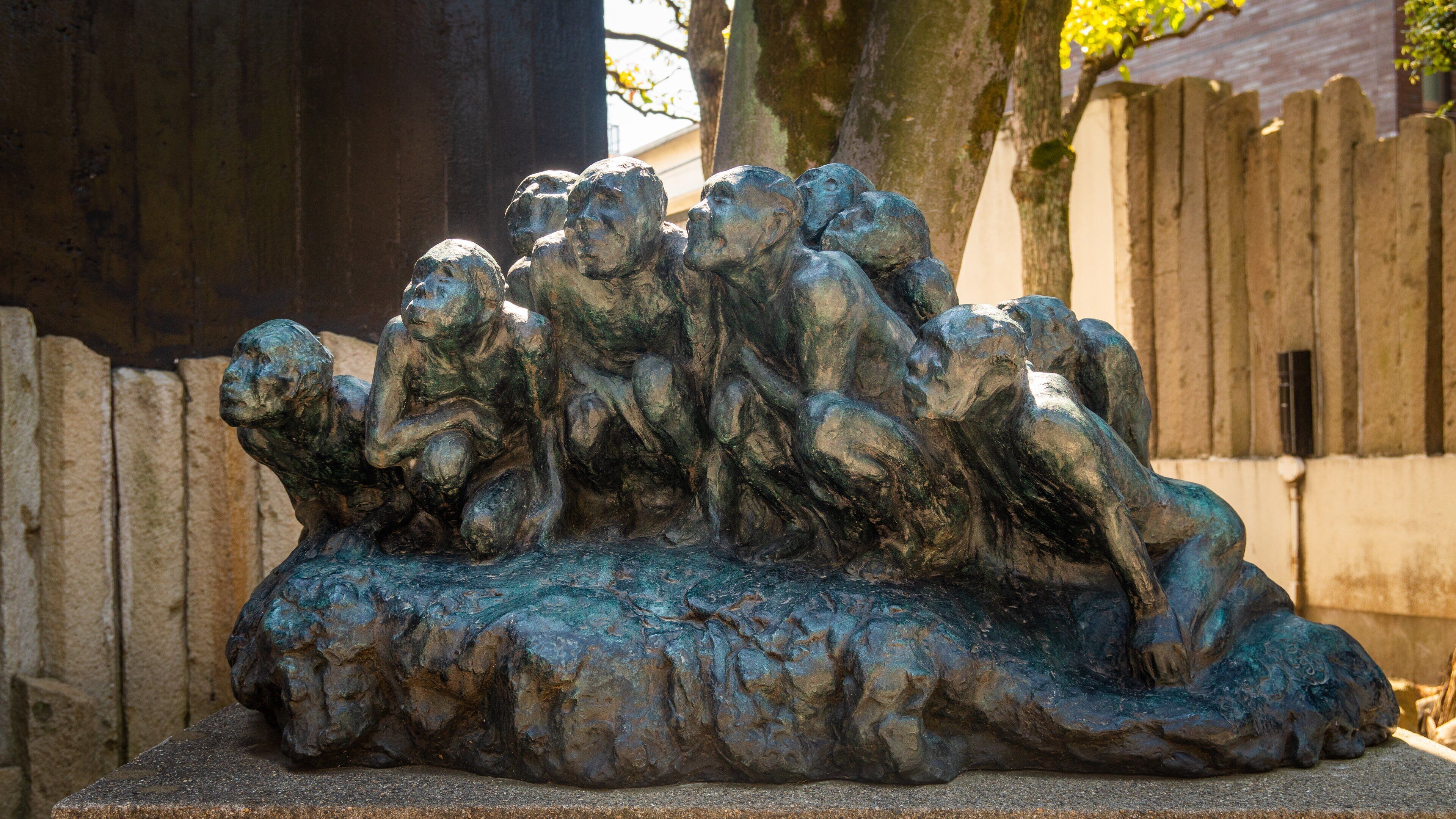 St Maarten and St Martin showing outdoor art