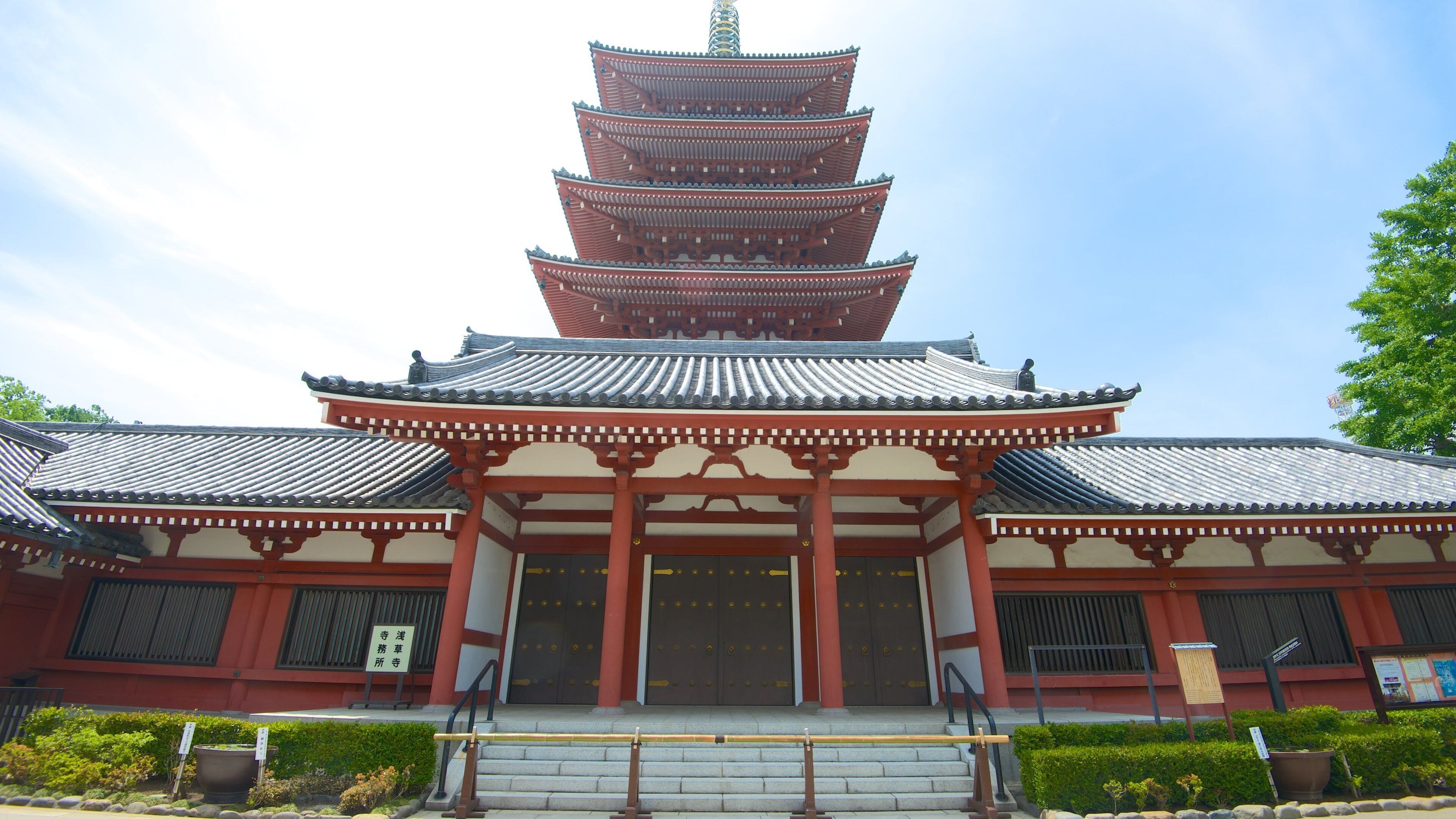 Sensoji-tempel toont religieuze elementen, historische architectuur en een tempel of gebedshuis