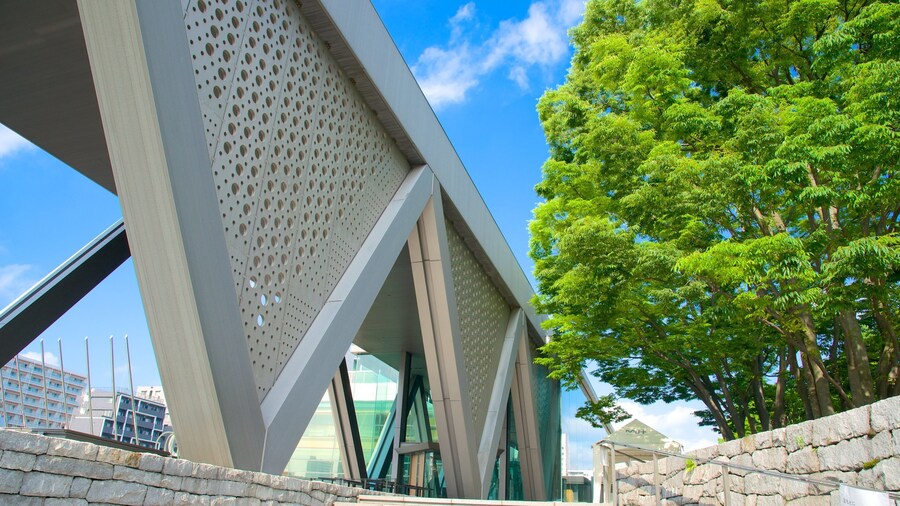 Tokyo Museum of Contemporary Art which includes modern architecture, art and a city