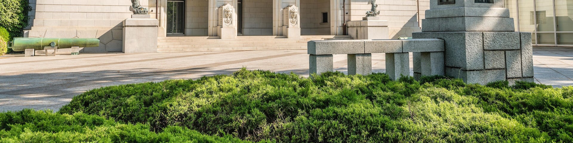 JEETW7 Yushukan is a Japanese military and war museum located within Yasukuni Shrine in Chiyoda, Tokyo, Japan. Maintained by the shrine, it is dedicated to t