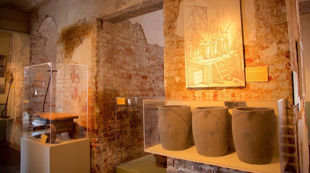 New Orleans Mint joka esittää sisäkuvat ja perintökohteet