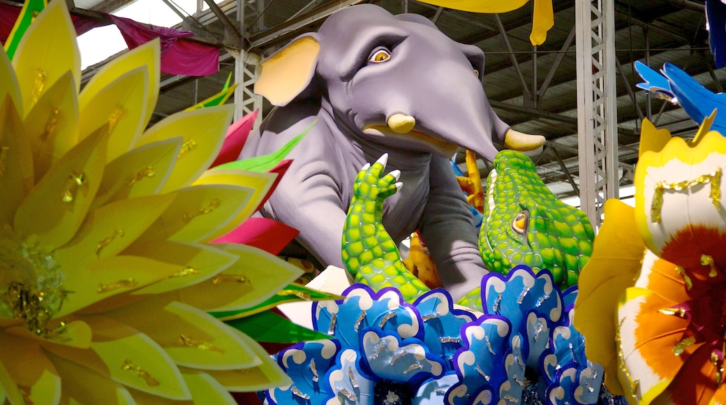 Mardi Gras World showing interior views, art and flowers