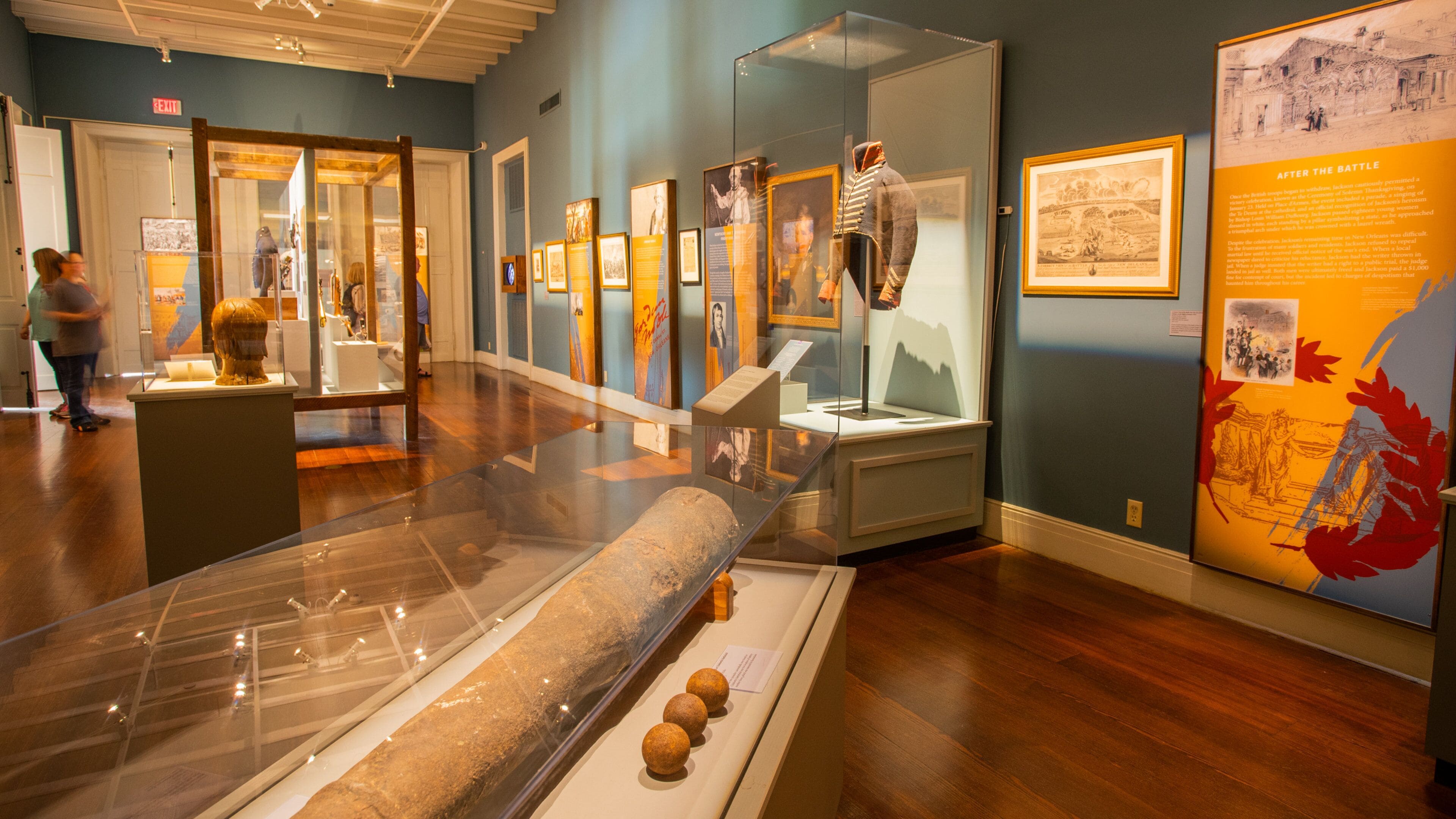 Cabildo featuring interior views