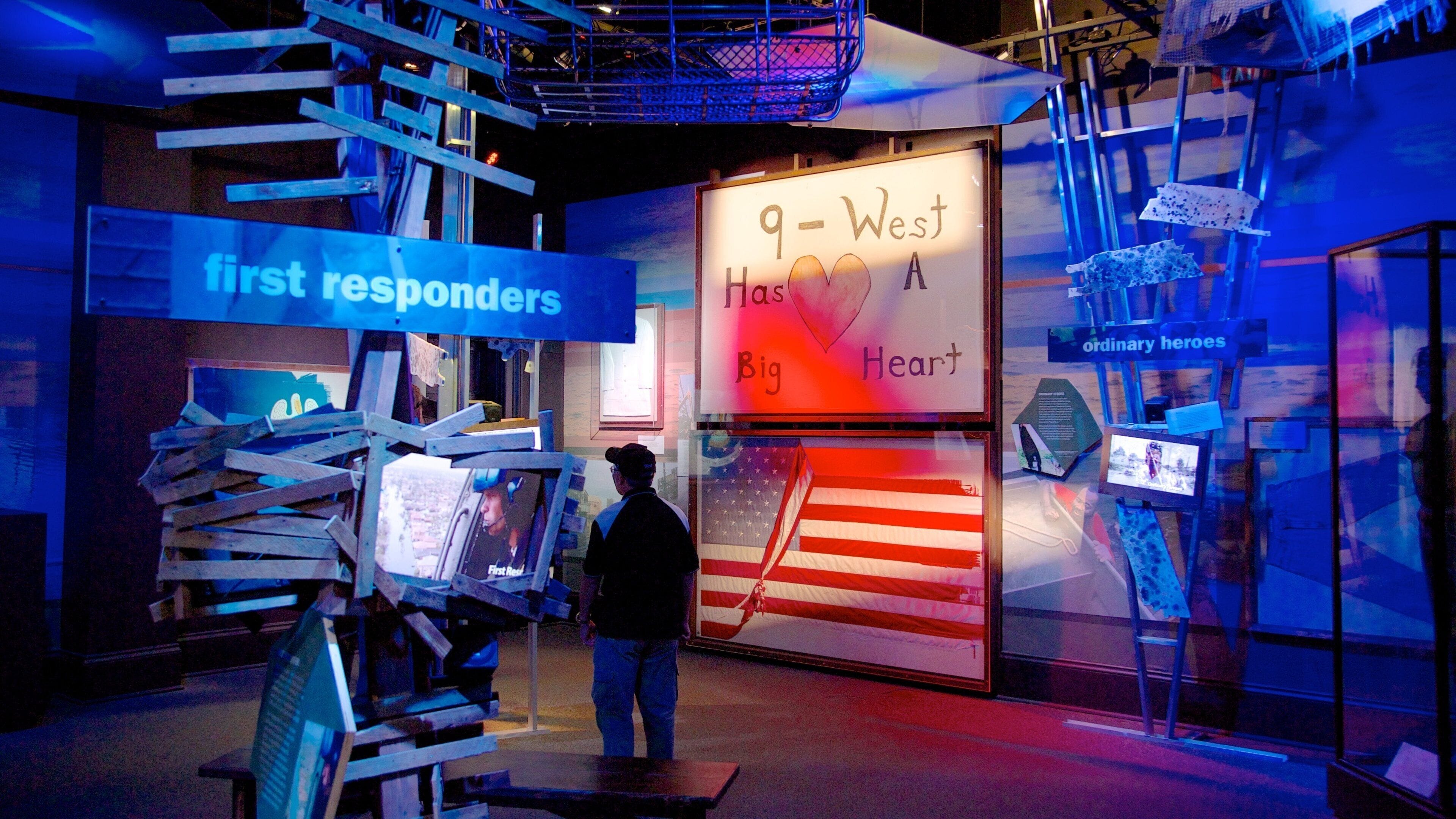 Quartier français qui includes scènes intérieures aussi bien que un homme seul