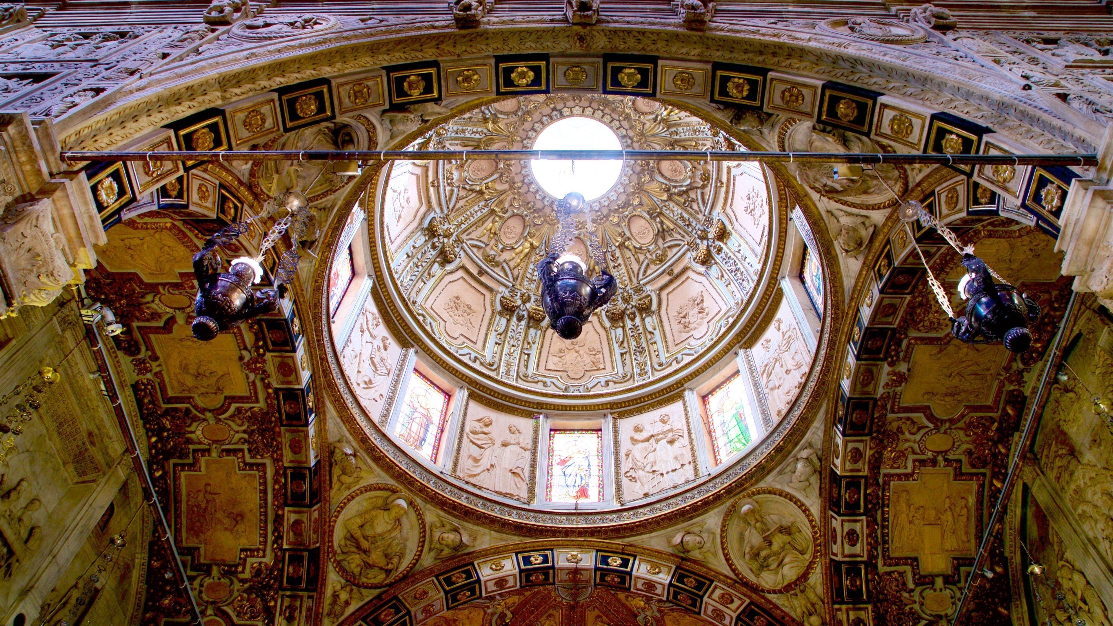 Cattedrale di San Lorenzo featuring interior views and heritage elements