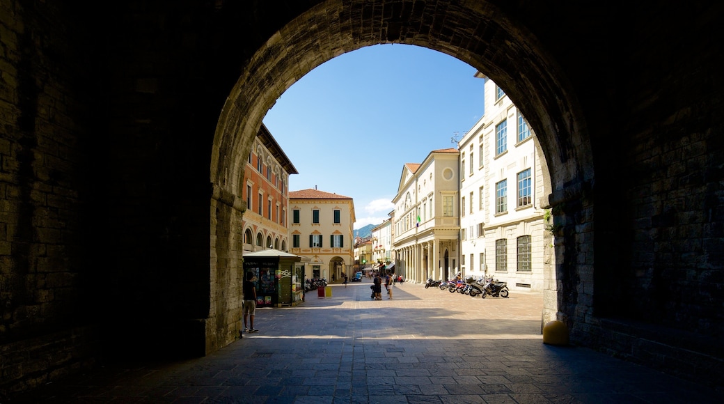 Piazza Vittoria featuring a square or plaza and heritage architecture