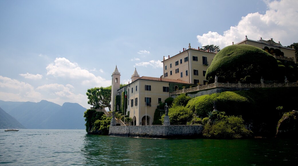 Lago di Como fasiliteter samt hus, kystby og kyst