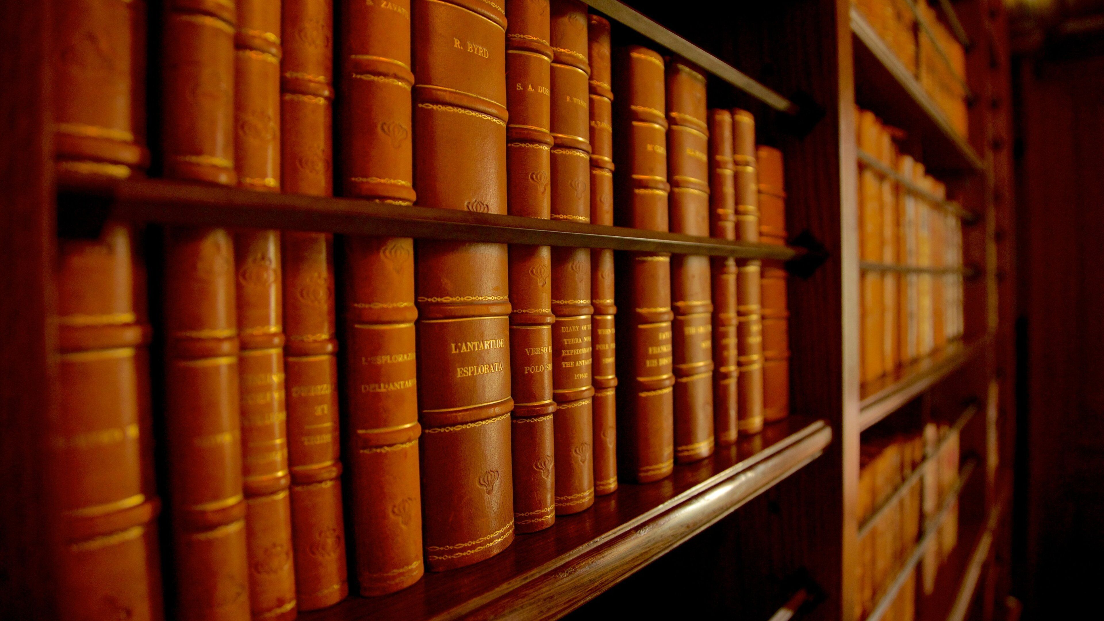 Villa del Balbianello which includes interior views