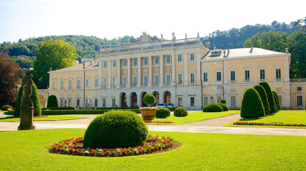 Villa Olmo featuring heritage architecture, an administrative building and a park
