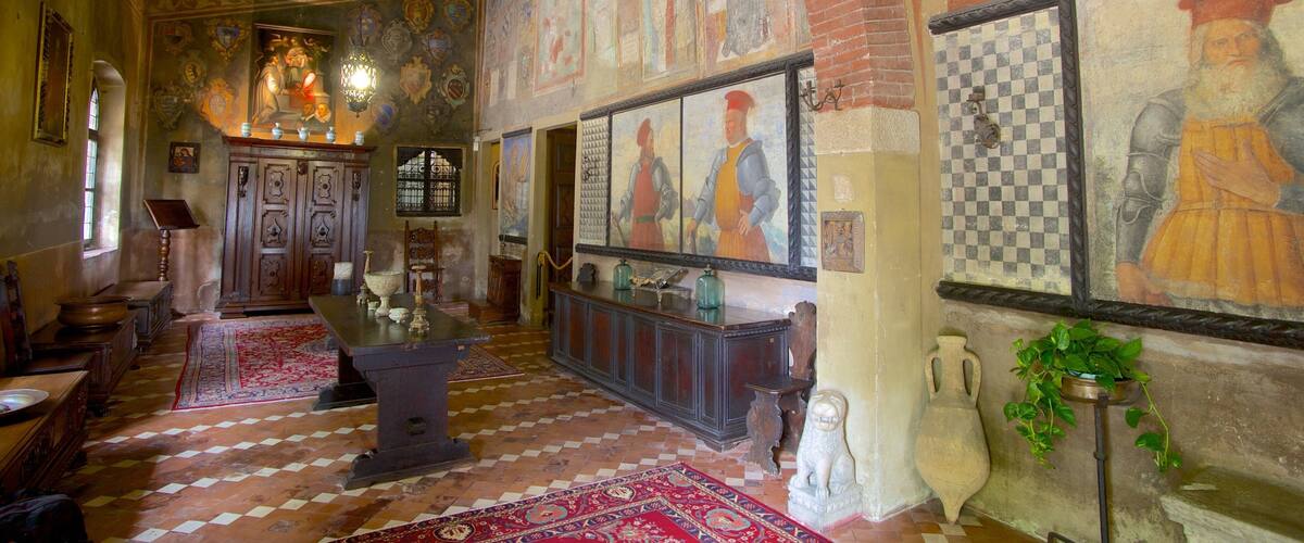 Lonato que incluye elementos del patrimonio, arte y vistas interiores