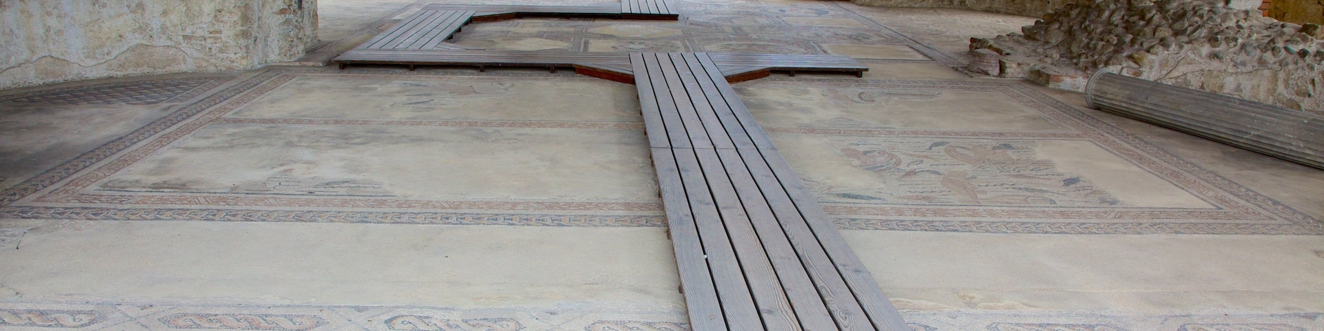 Villa Romana mostrando elementos de patrimônio