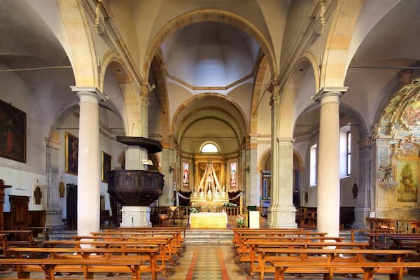 Église San Leonardo qui includes église ou cathédrale, patrimoine historique et vues intérieures