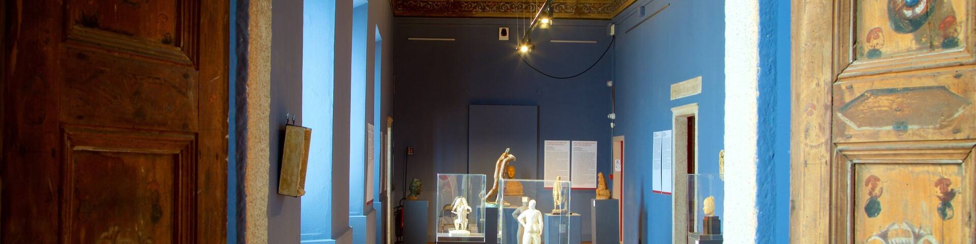 Musée du Paesaggio montrant vues intérieures