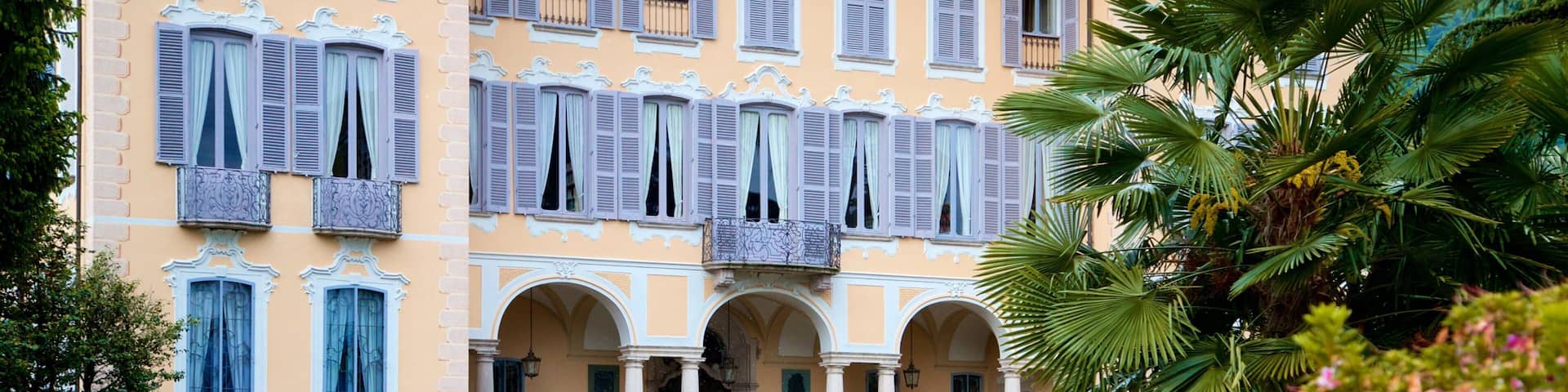 Villa Ducale showing a garden, wildflowers and heritage elements