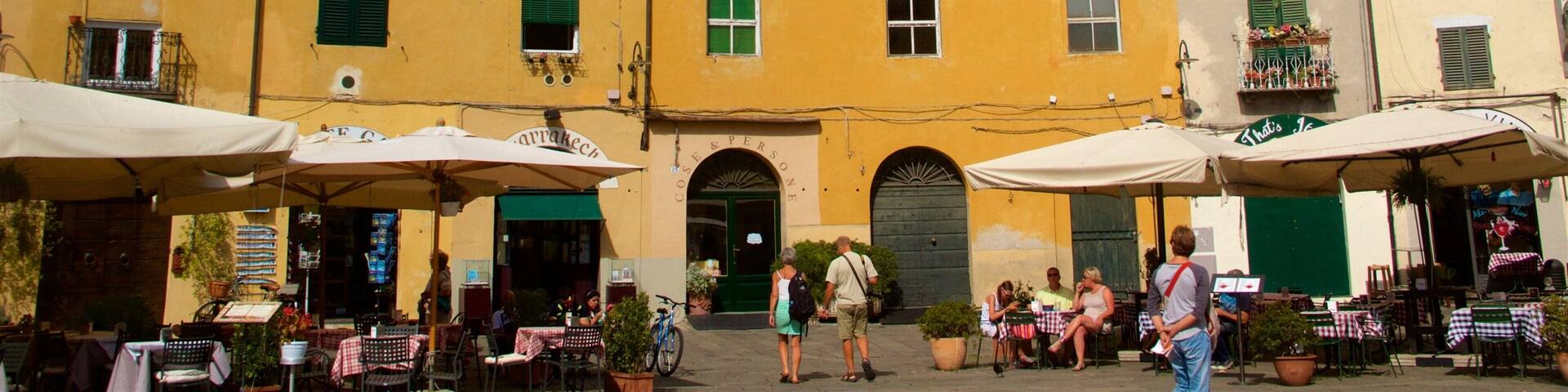 Eglise San Michele in Foro mettant en vedette sortie au restaurant