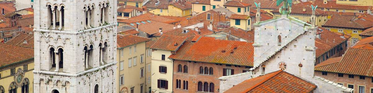 Torre delle Ore showing a city and heritage architecture