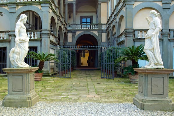 プファンナー邸 フィーチャー 屋外アート, アート と 像あるいは彫刻