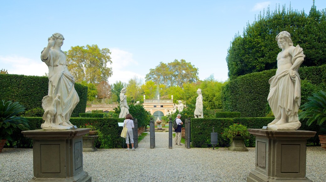 Palazzo Pfanner showing a statue or sculpture, art and outdoor art
