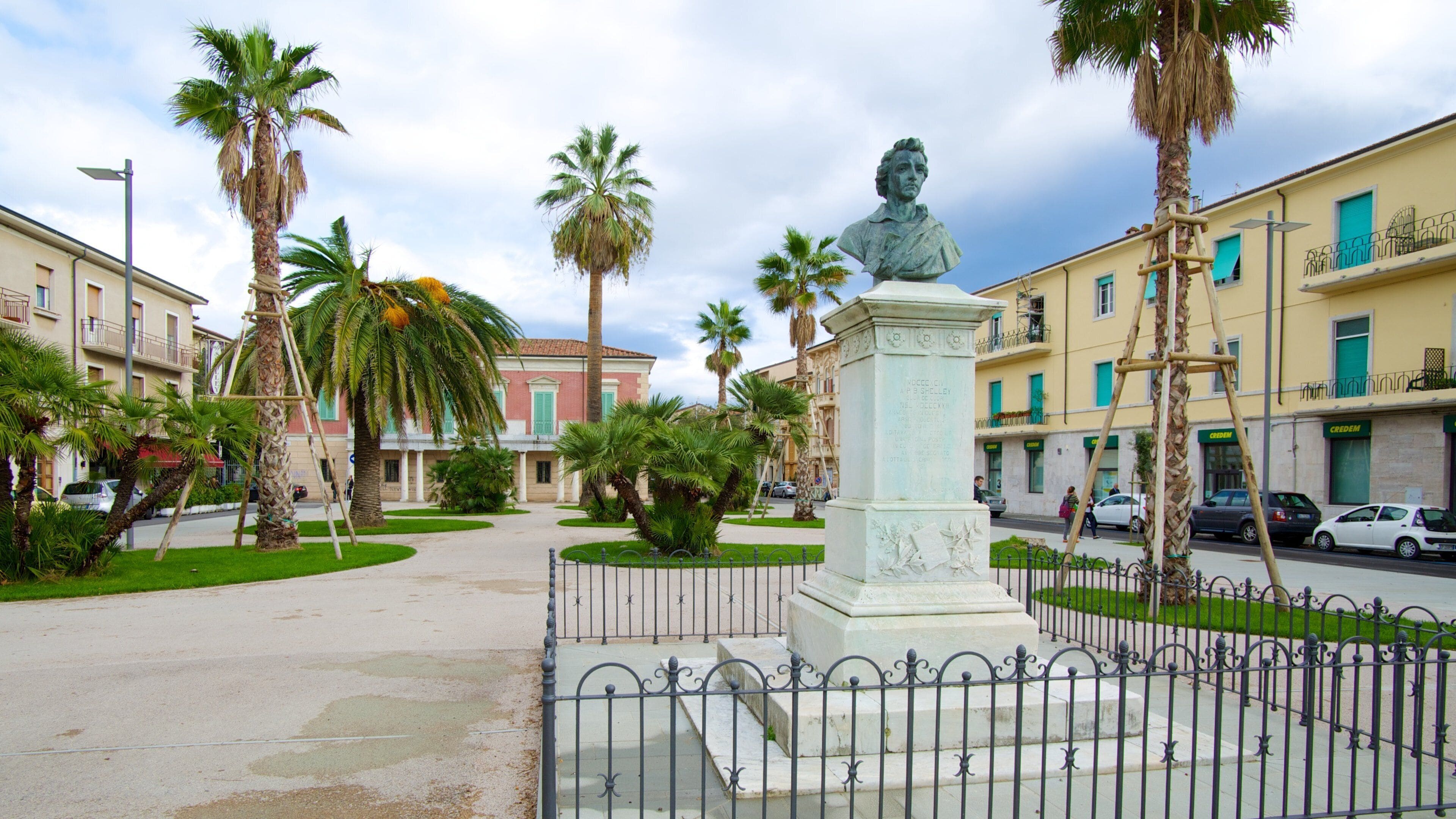 Villa Paolina showing a monument, a city and a square or plaza