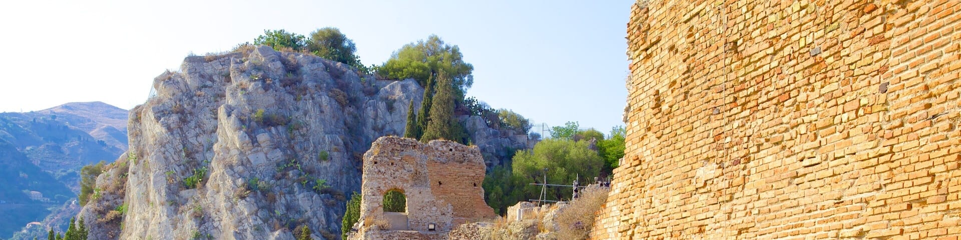 ギリシャ劇場 フィーチャー 遺跡 と 崩れた建物