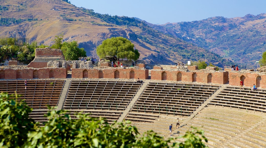 Gresk teater som viser historisk arkitektur og ruiner