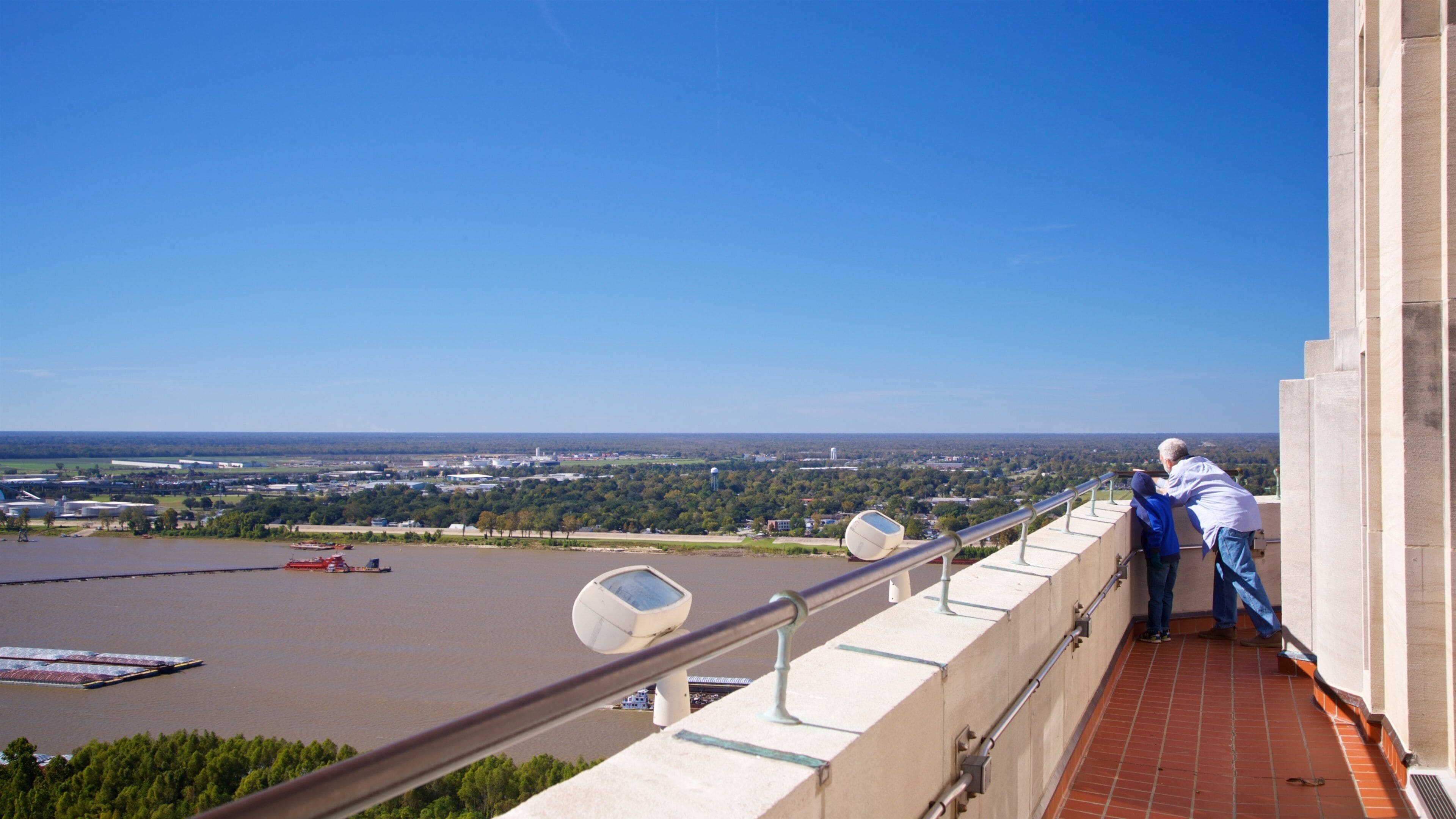 路易斯安那州議會大樓 设有 景觀 以及 一個家庭