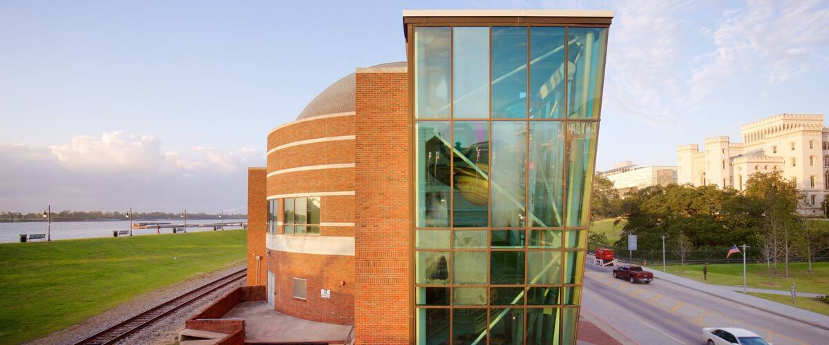 Louisiana Art and Science Museum que incluye arquitectura moderna