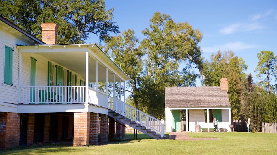 Magnolia Mound Plantation House showing a house and heritage elements