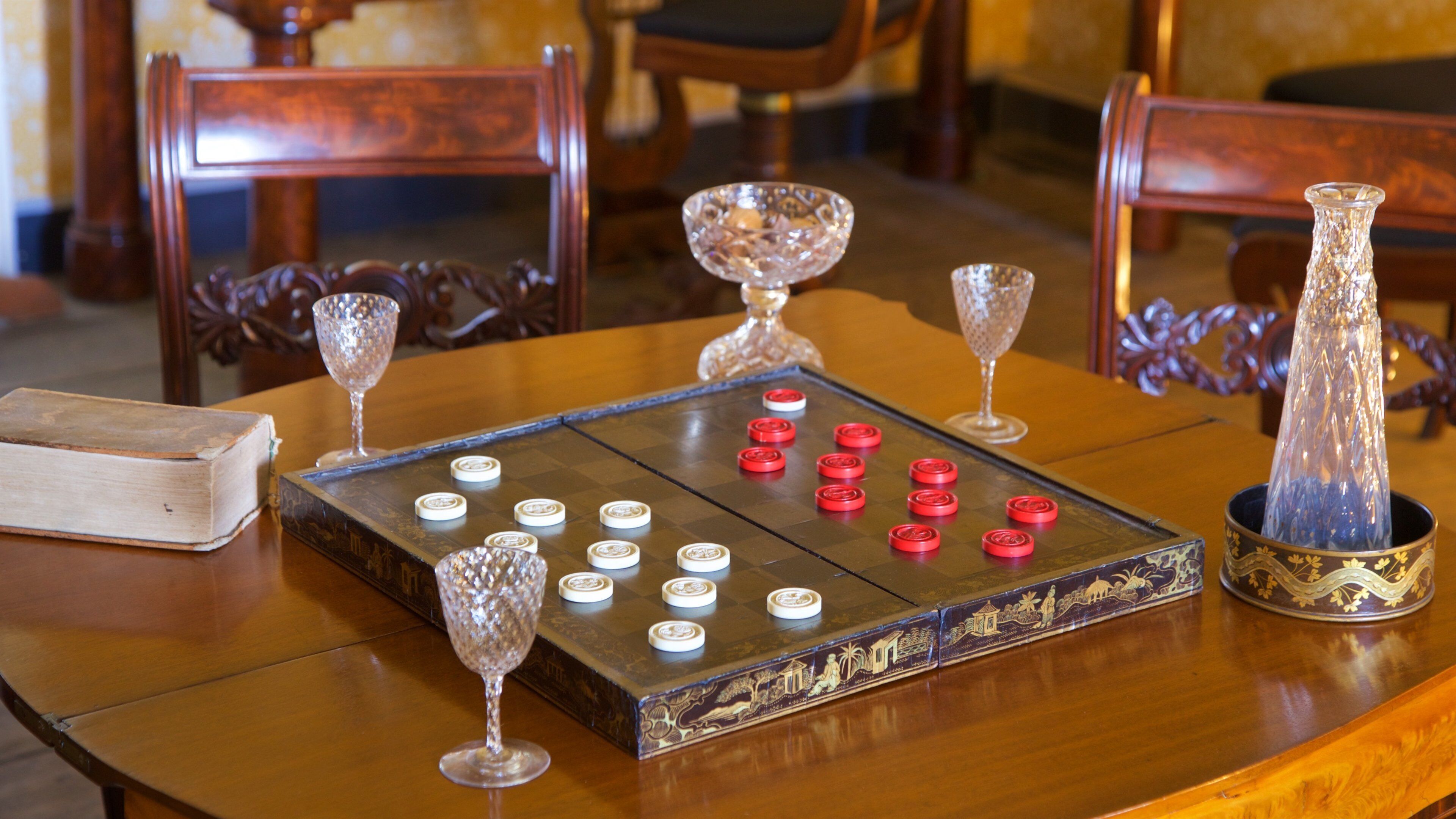Magnolia Mound showing interior views