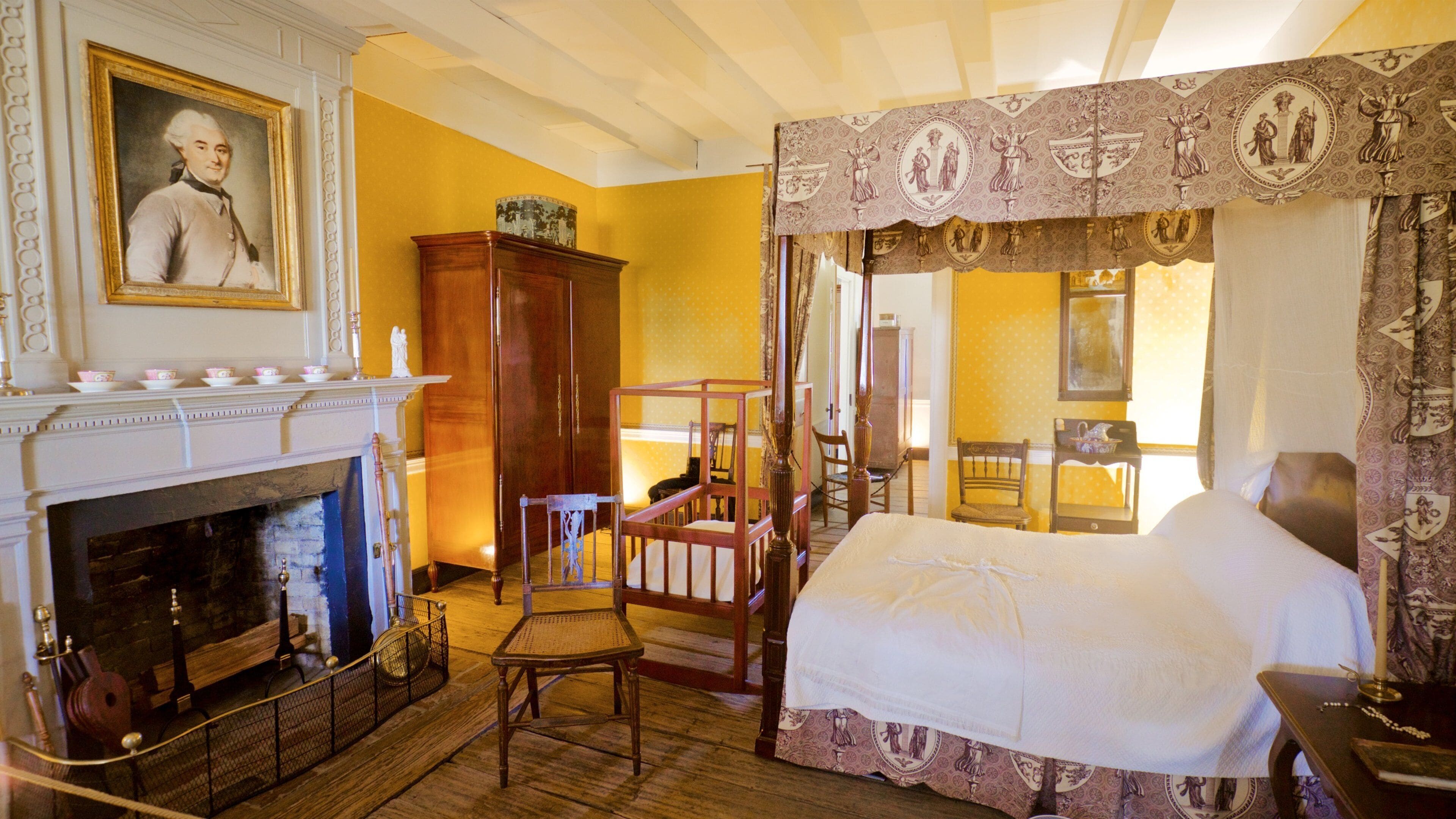 Magnolia Mound Plantation House which includes a house and interior views