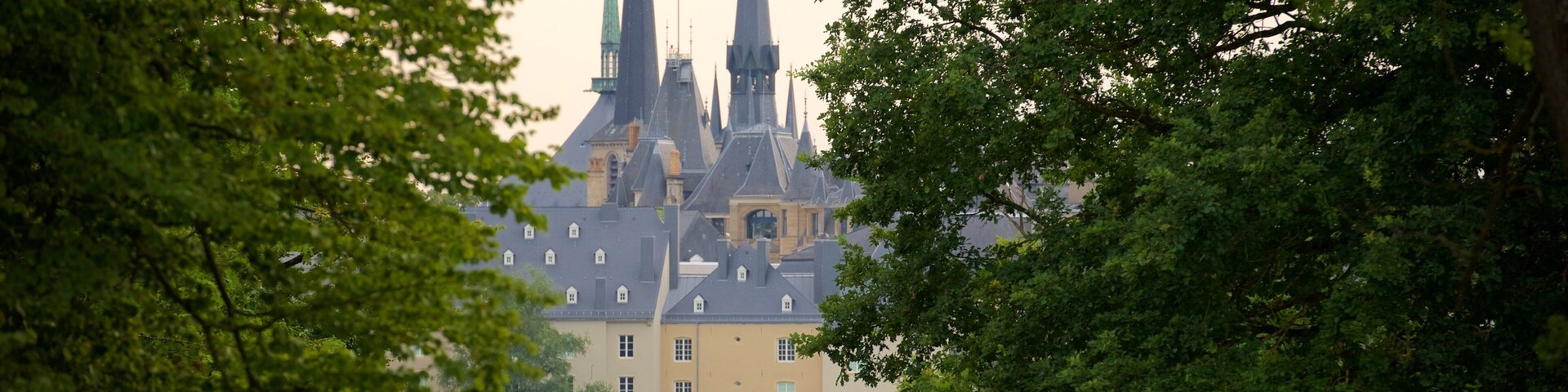 Fort Thungen showing chateau or palace, heritage architecture and heritage elements