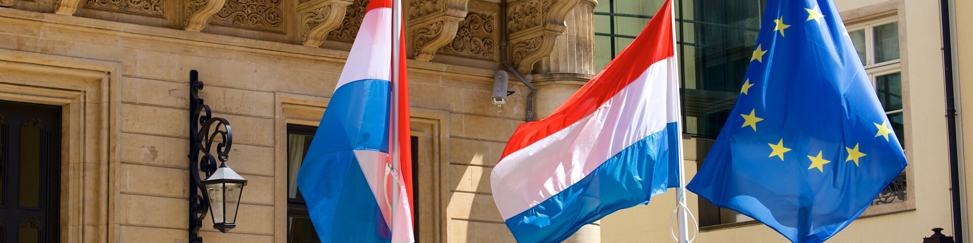 Grand Ducal Palace which includes a castle, heritage architecture and heritage elements