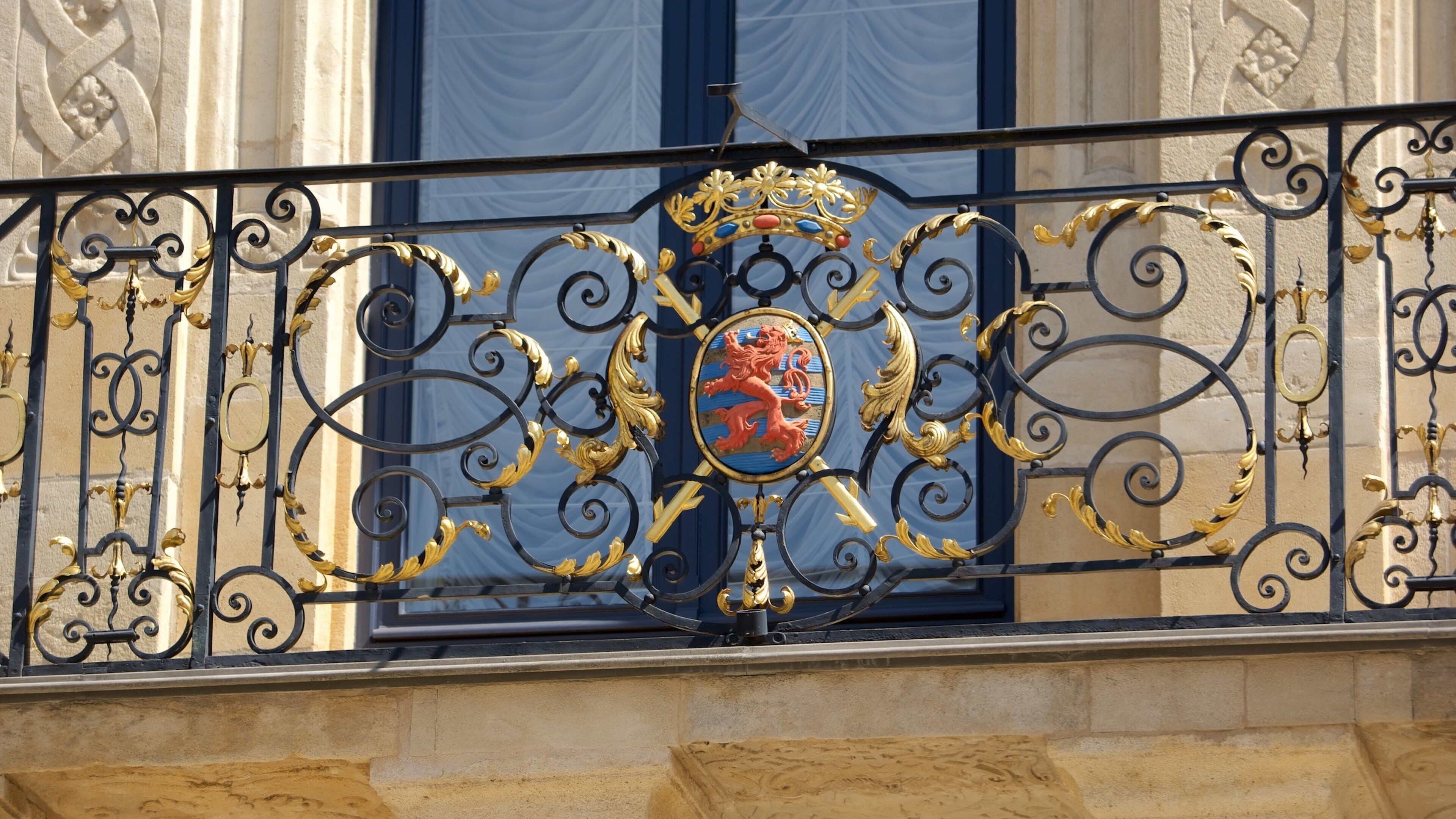 Grand Ducal Palace which includes chateau or palace, heritage elements and heritage architecture