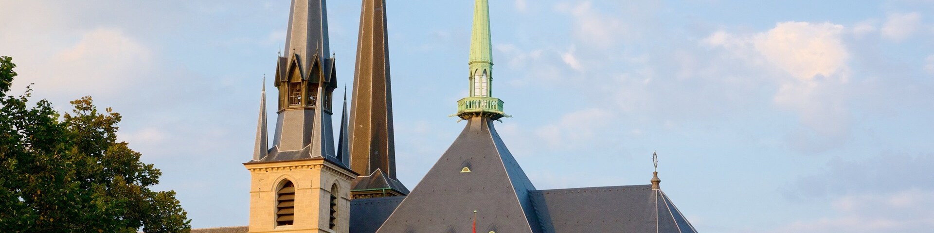 Notre-Dame Cathedral showing a church or cathedral, heritage architecture and heritage elements