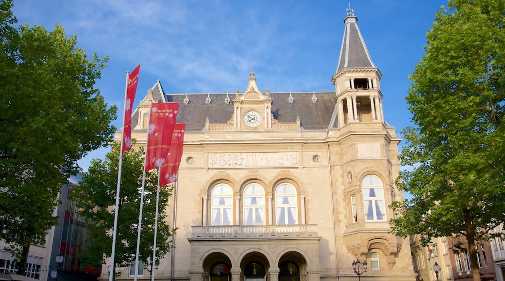 Place d\'Armes som viser administrativ bygning