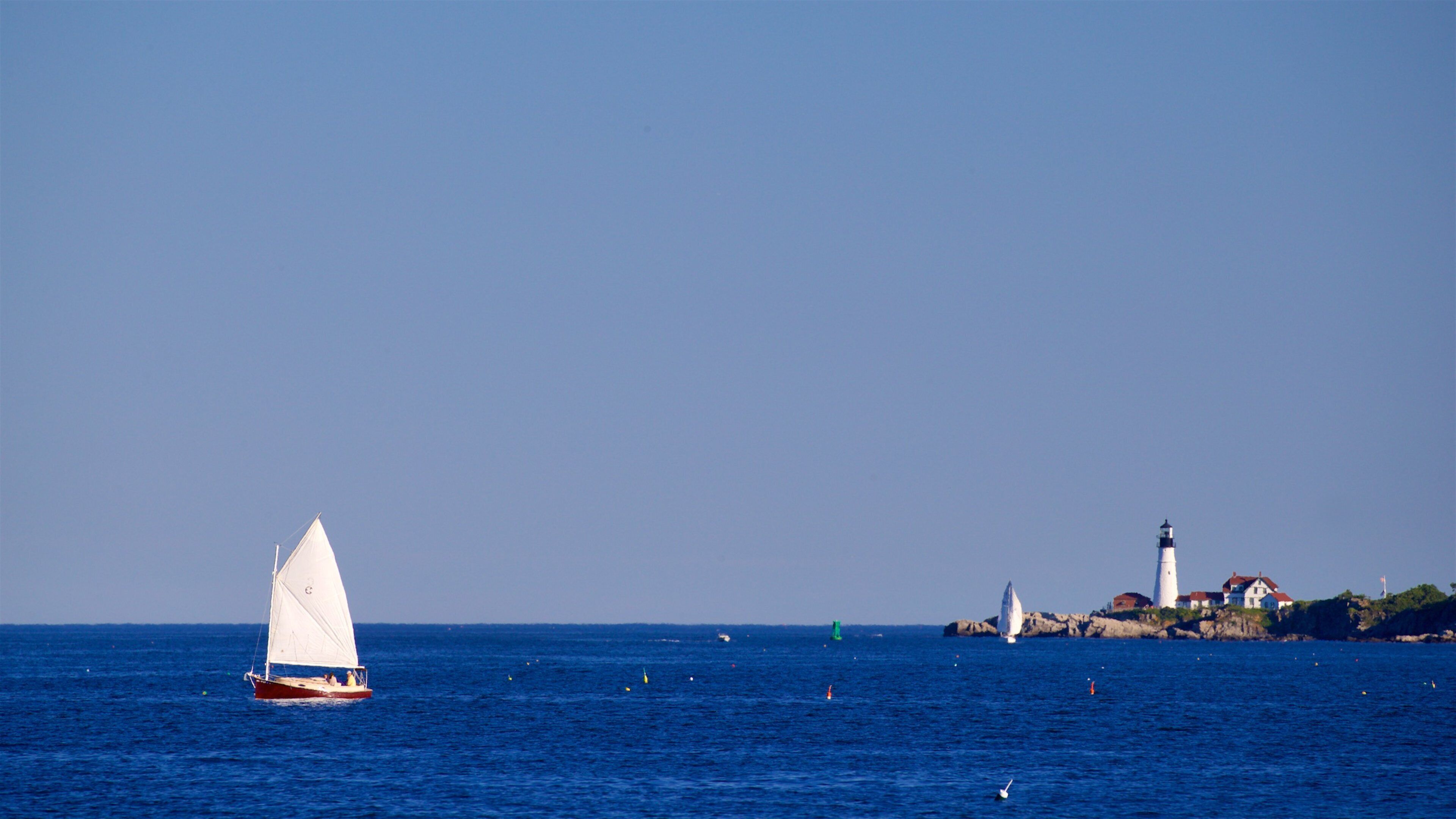 波特蘭燈塔 设有 綜覽海岸風景, 帆船活動 和 燈塔