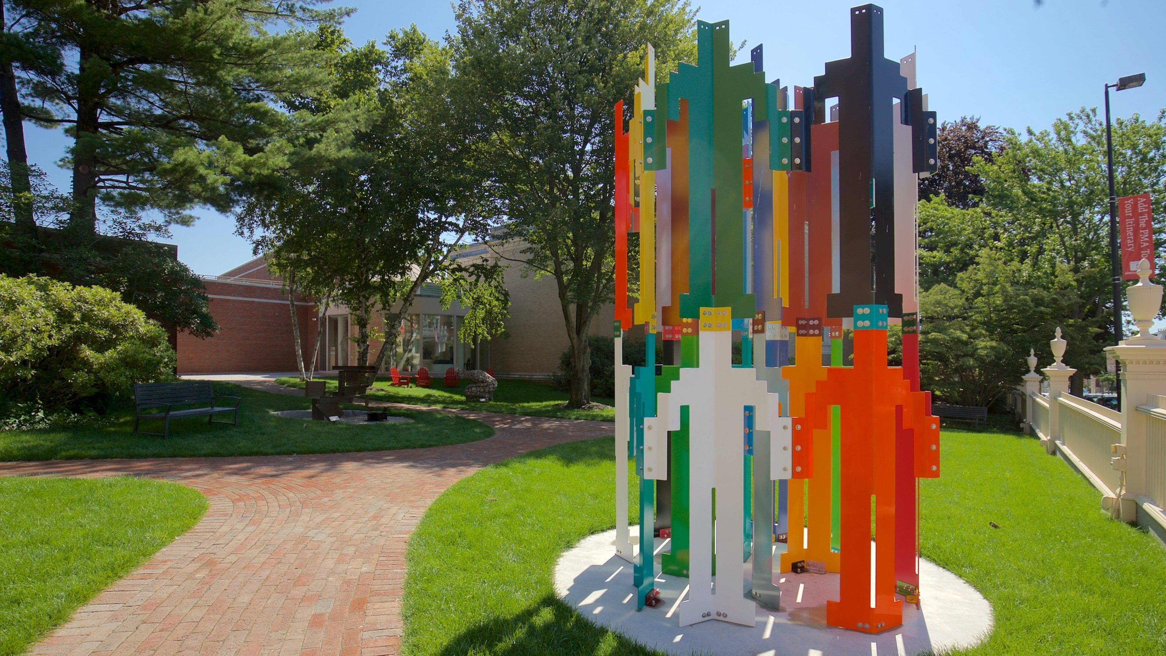 Portland Museum of Art mettant en vedette art extérieur et un parc