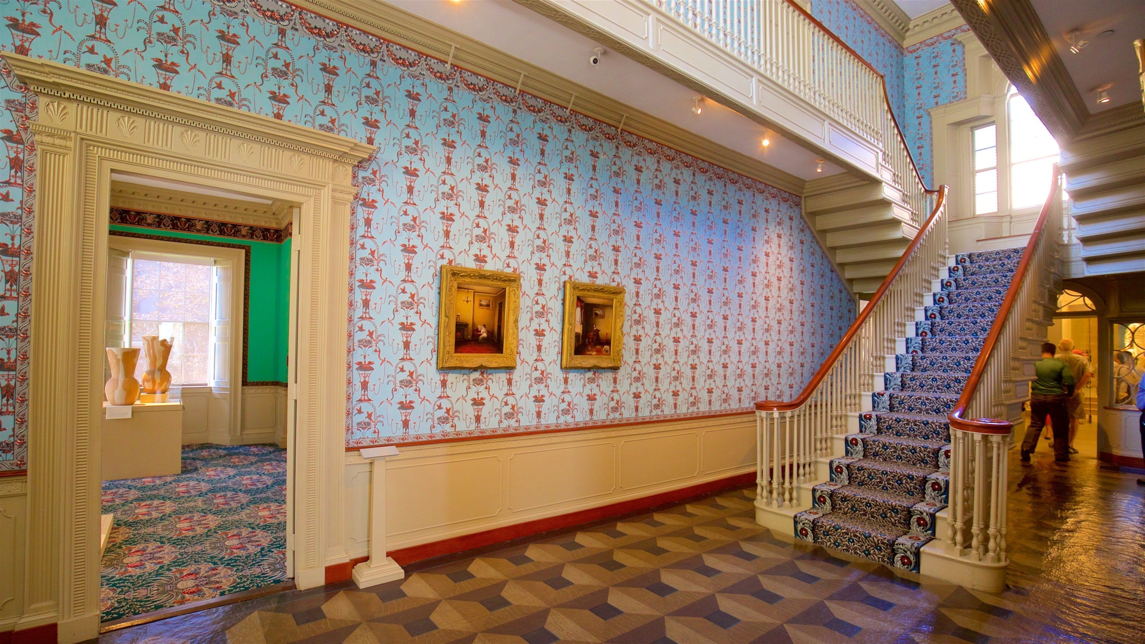 Portland Museum of Art welches beinhaltet Innenansichten und Kunst