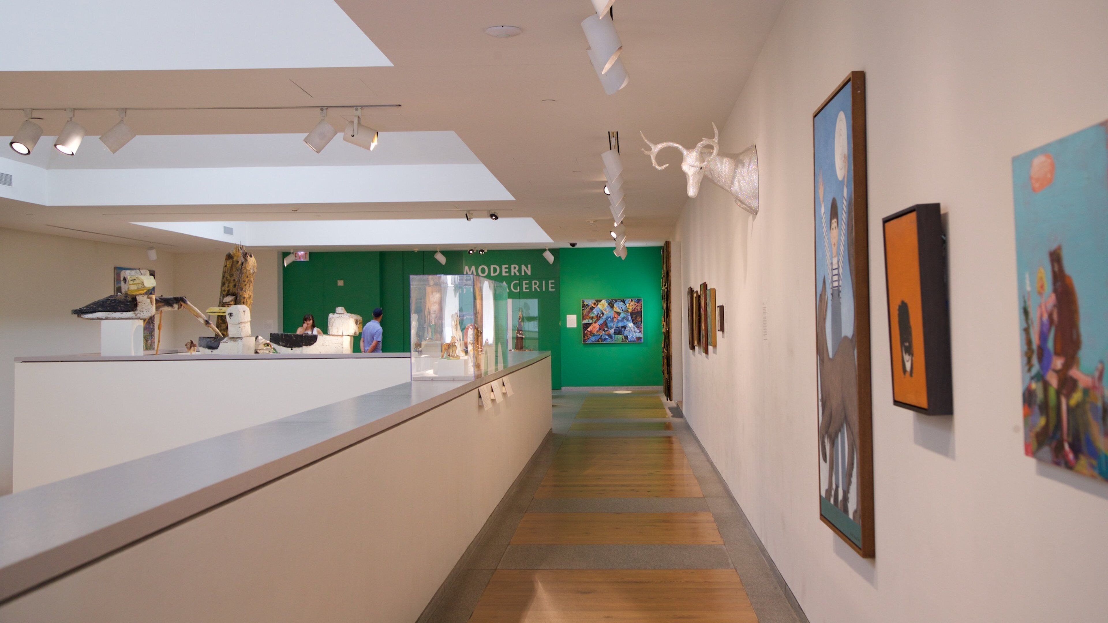 Portland Museum of Art mostrando vista interna e arte