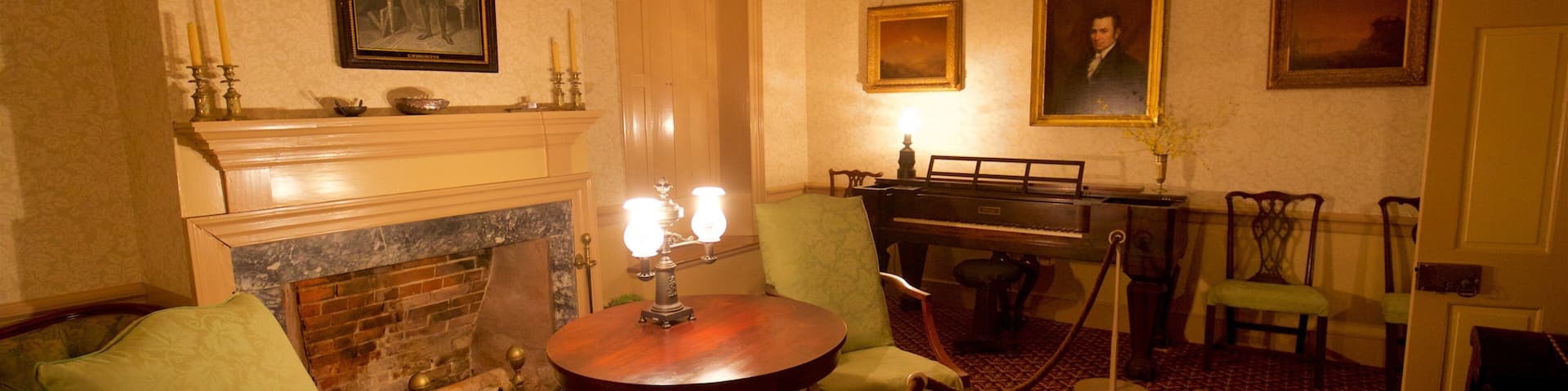 Wadsworth-Longfellow House showing interior views, heritage elements and a house