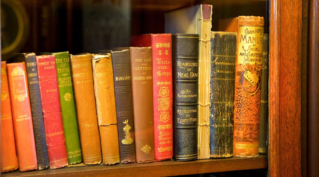 Victoria Mansion showing heritage elements and interior views