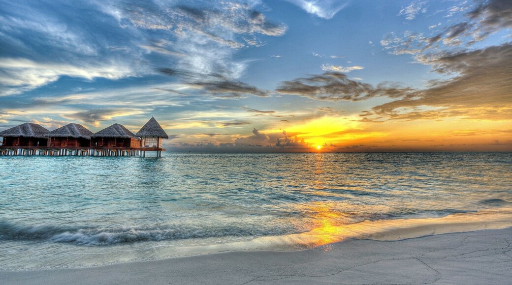 500px Photo ID: 14887167 - Another day has ended for us in paradise. This sunset was taken at Dhigufinolhu Island in the South Malé Atoll, of Anantara Dhigu Resort & Spa in Maldives